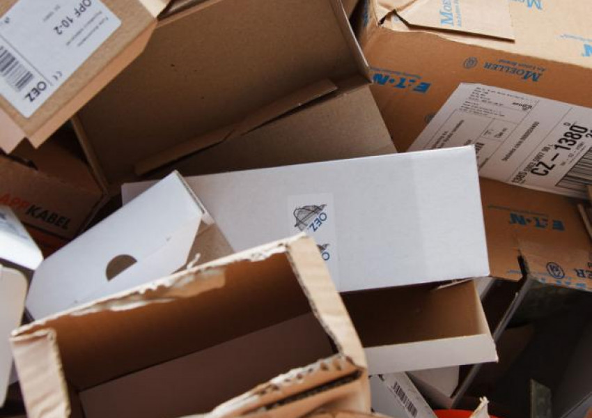 Жител на Есекс плати близо 2 бона глоба за изхвърлени картонени кашони