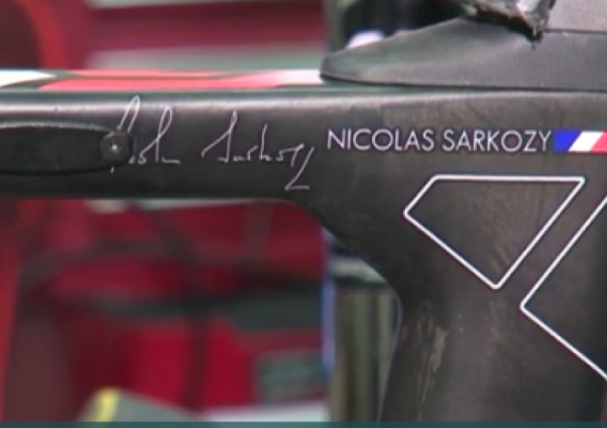 Подариха български велосипед на Никола Саркози