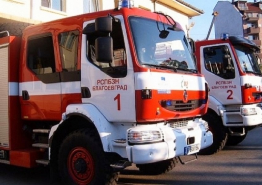 Автобус с туристи горя на АМ "Струма"