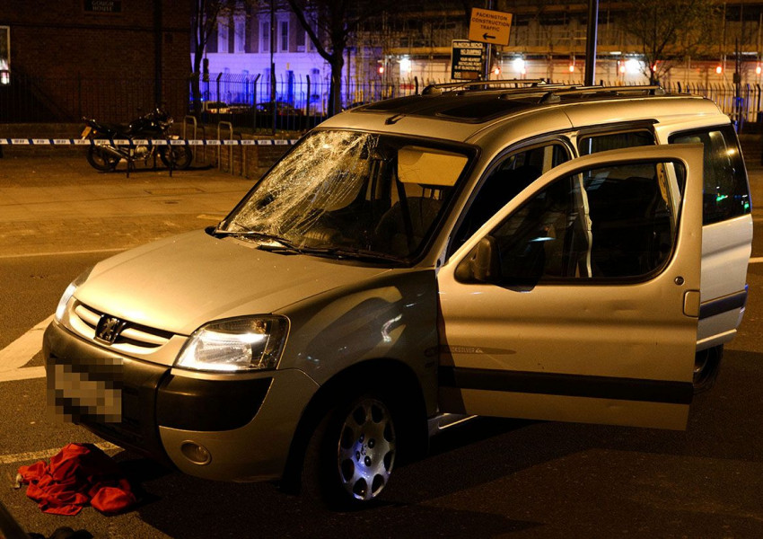 Автомобил се вряза в пешеходци в Северен Лондон