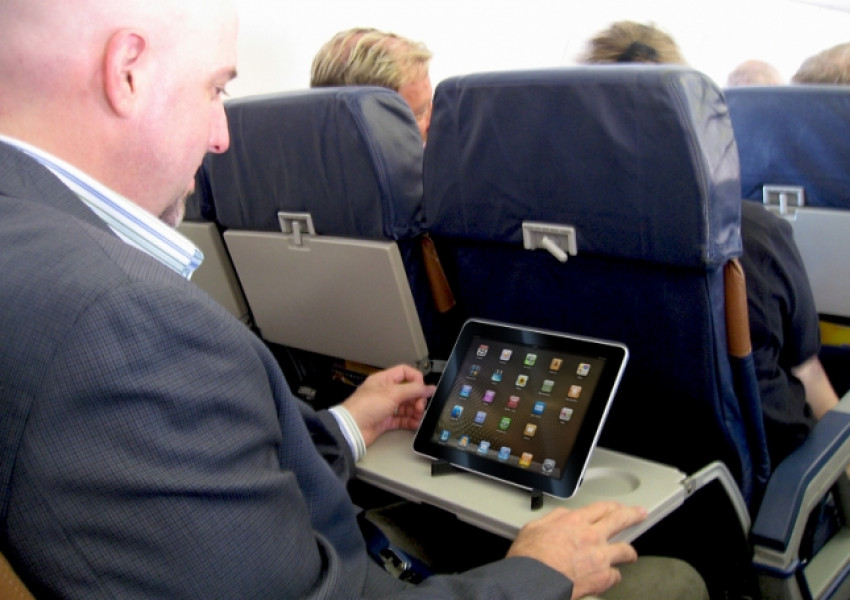 САЩ забранява електронните устройства по време на полет