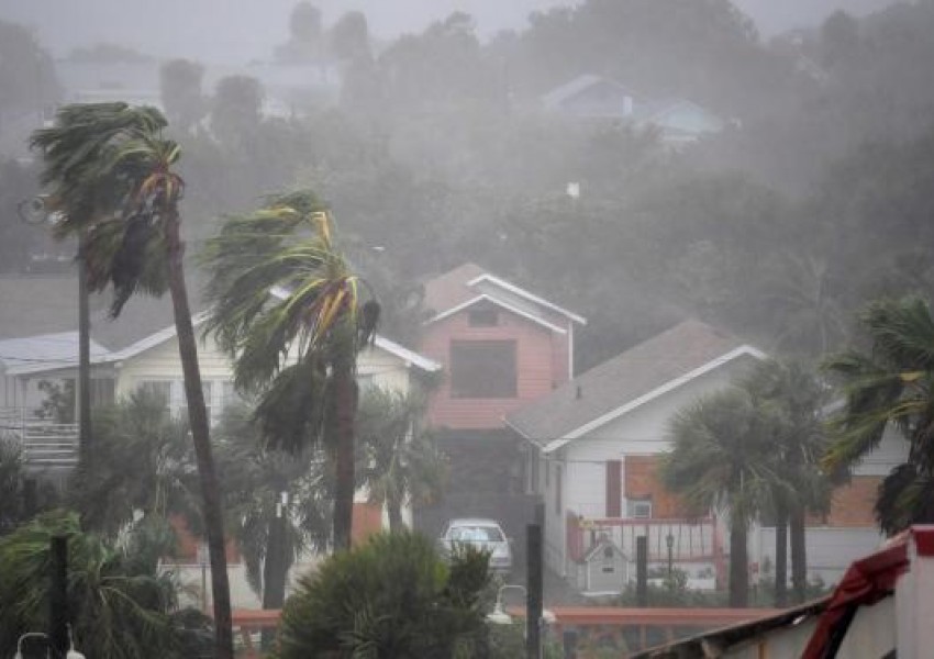 Ураганът "Матю" взе над 900 жертви