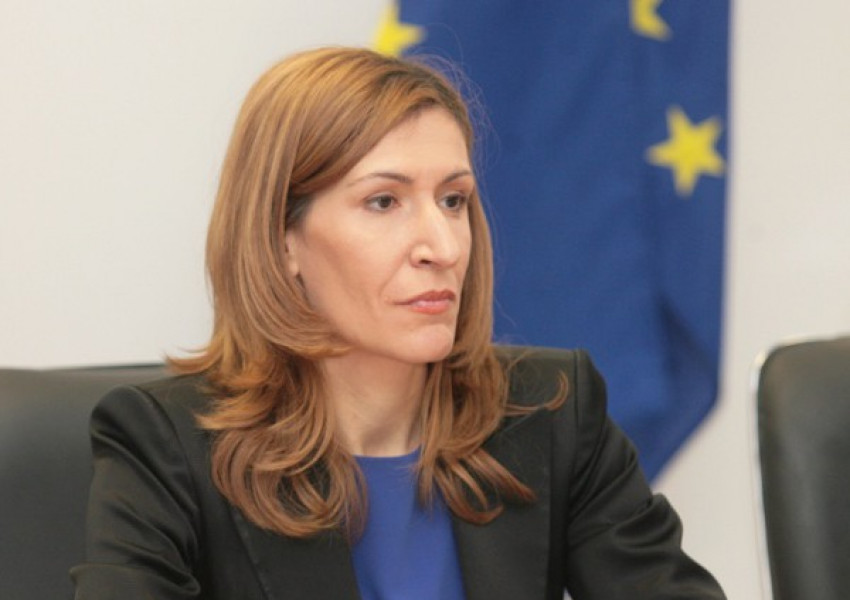 Като министър при Близнашки, Ангелкова пренасочила пари за ремонт на Хитрино