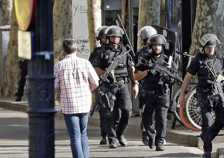 Броят на убитите при атентата в Испания станаха 16