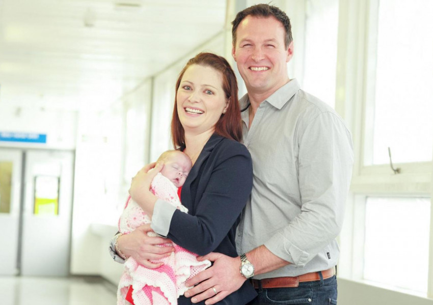 Лондонски лекари спасиха бебе, родено в петия месец