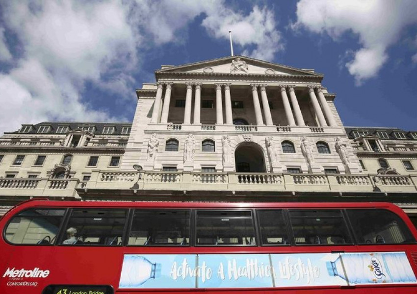 Bank of England продължава да печата банкноти с животинска лой