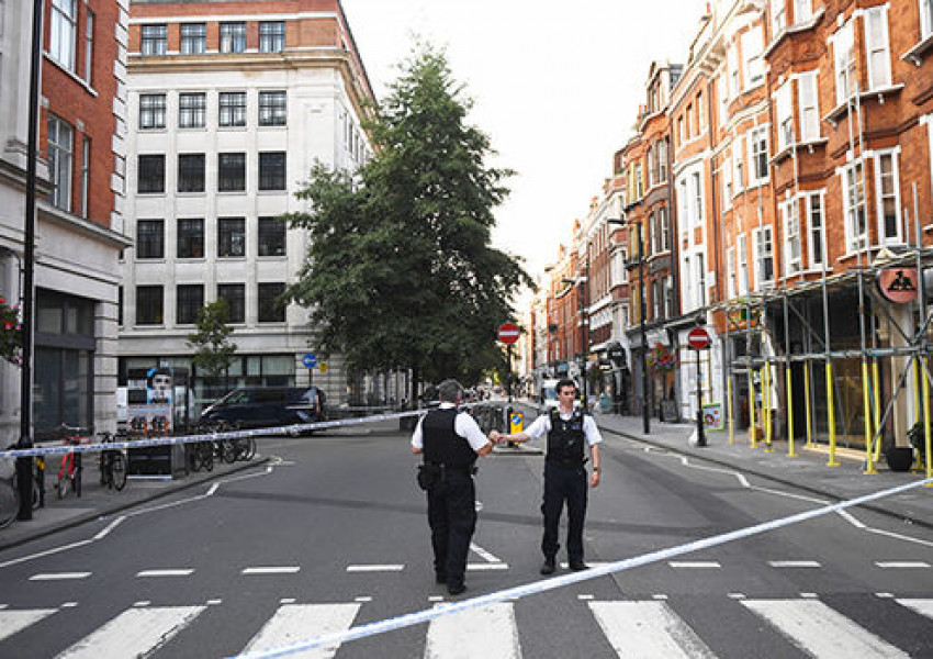 Два контролирани взрива до централата на "Би Би Си" в Лондон