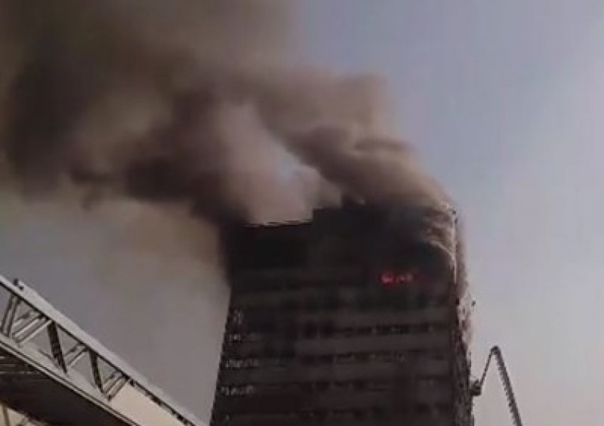 Сграда се срути на живо по телевизията (ВИДЕО)