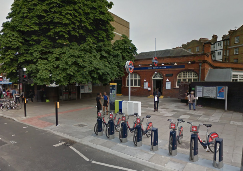 Шофьор прегази 10-годишно момче пред метростанция в Източен Лондон