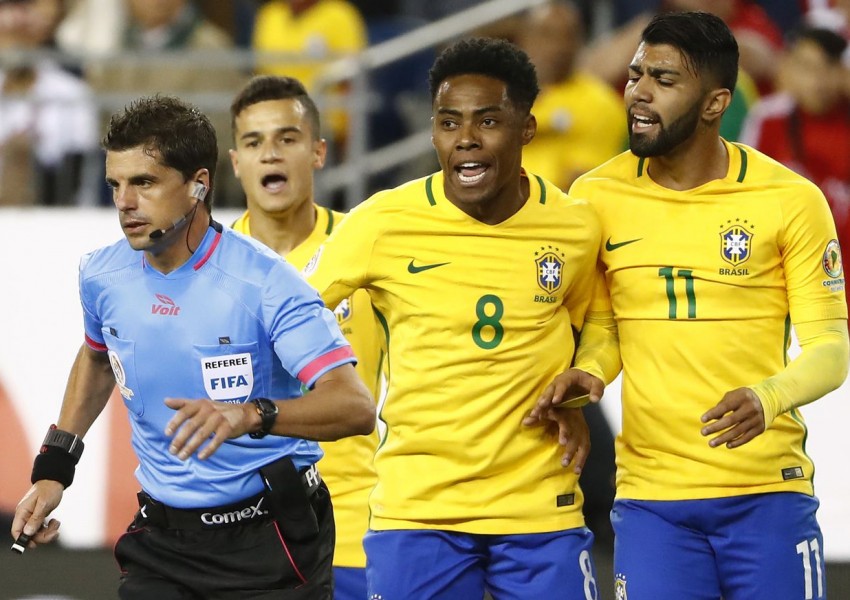 Скандален гол разкара Бразилия от Копа Америка (ВИДЕО)
