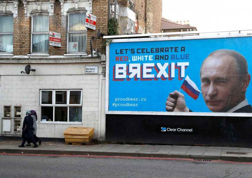 В Лондон иронизираха Путин с плакати