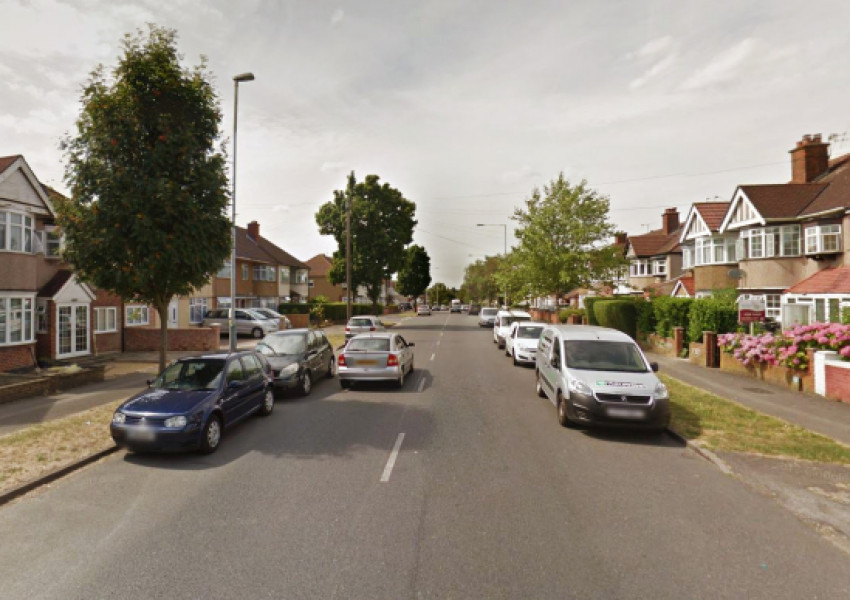Арестуваха 16-годишно момче, намушкало мъж в Западен Лондон