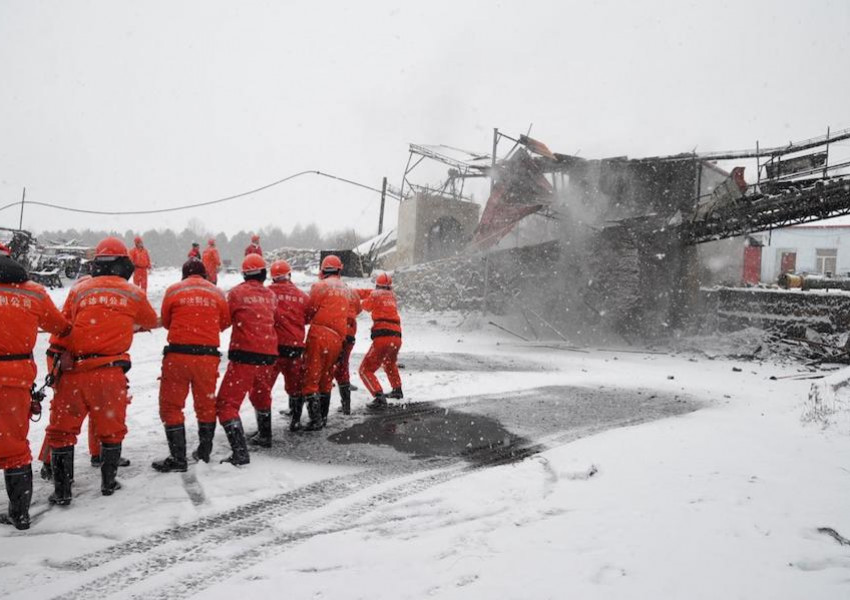 Експлозии в мини за въглища убиха 38 души в Китай
