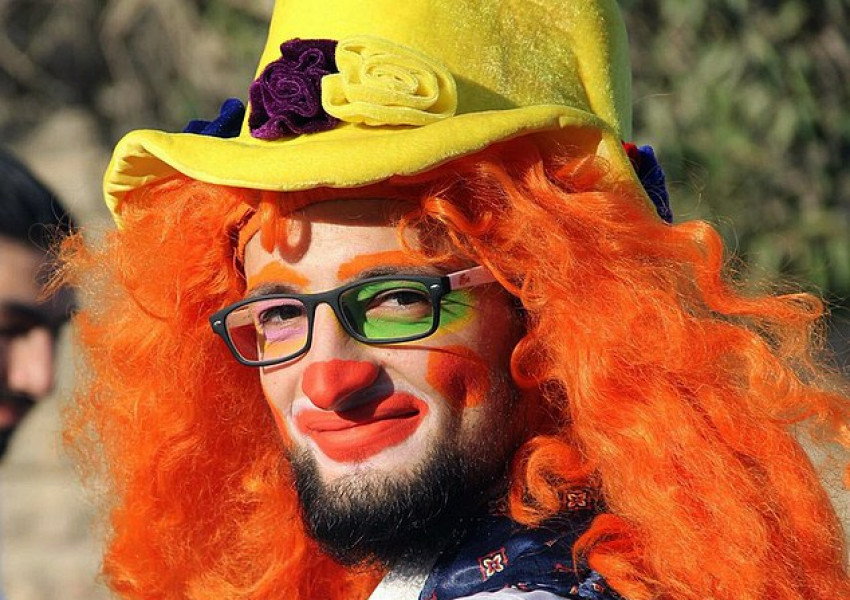 Загина клоунът, забавлявал децата в Алепо