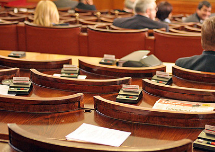 Българските депутати с по-високи заплати от германските си колеги