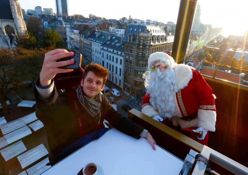 Брюксел предлага вечеря в небето с Дядо Коледа 