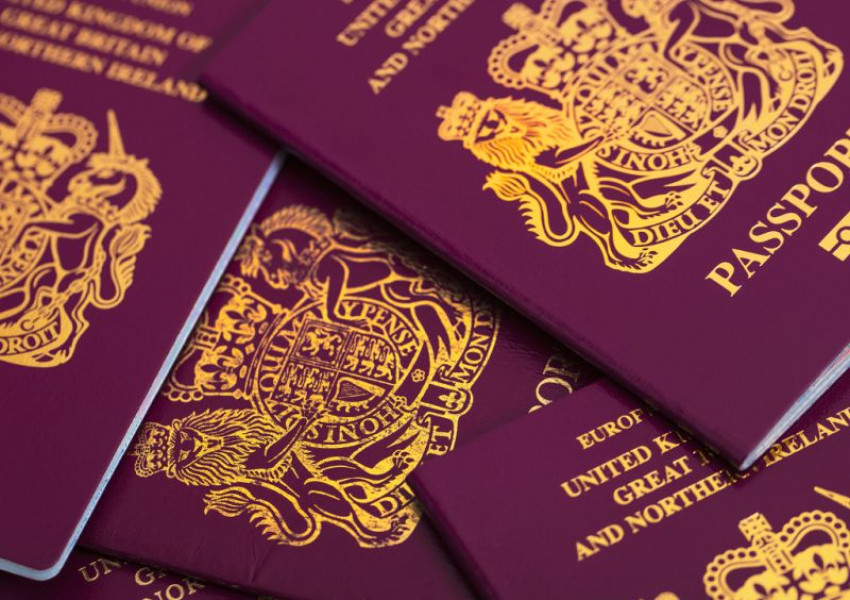 Половин милион деца, отгледани на Острова остават без паспорти след „Брекзит“