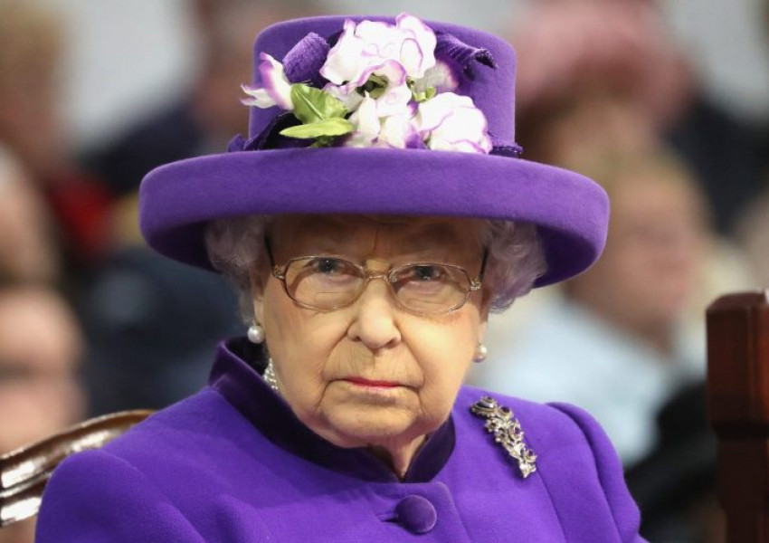 Защо уволниха официалните дизайнери на Кралица Елизабет?