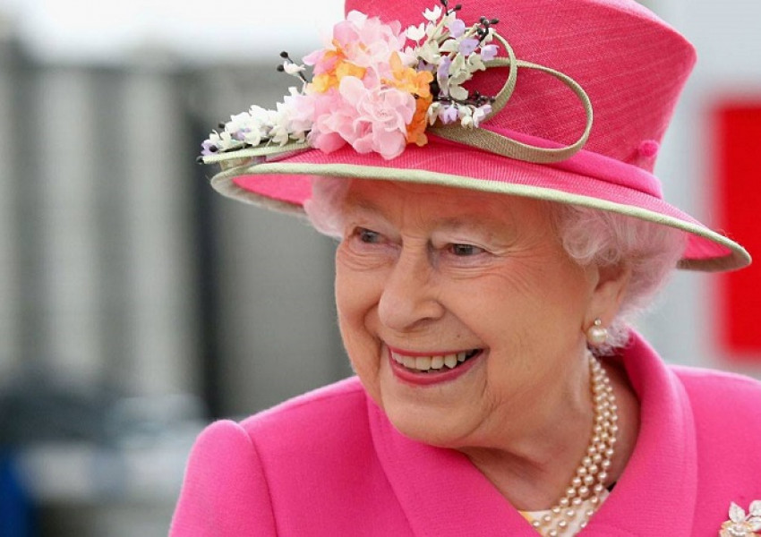 Кралица Елизабет Втора одобри законопроект за спиране на Брекзит 