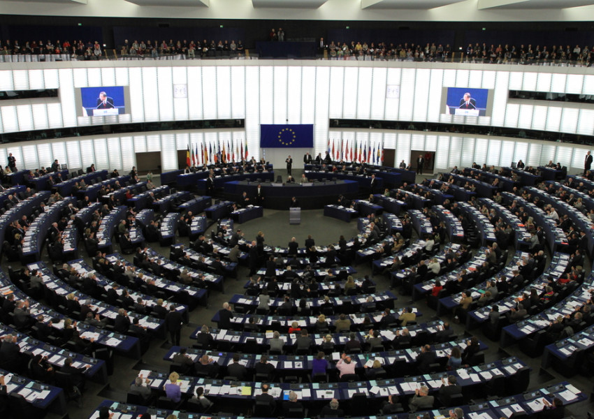 Европарламентът призова за противодействие на пропагандата на Русия и Ислямистите