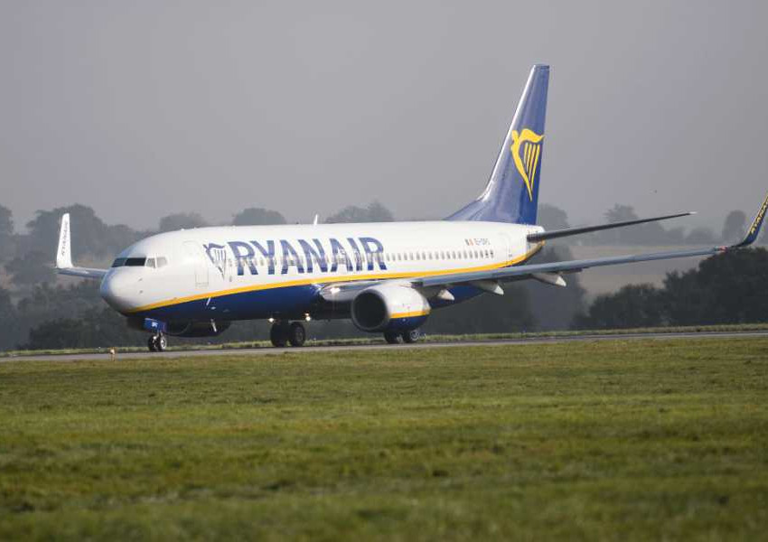 Ryanair търси кандидати за кабинен екипаж в България