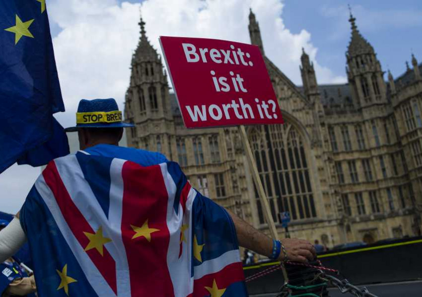 Британците искат референдум за условията по сделката за „Брекзит“