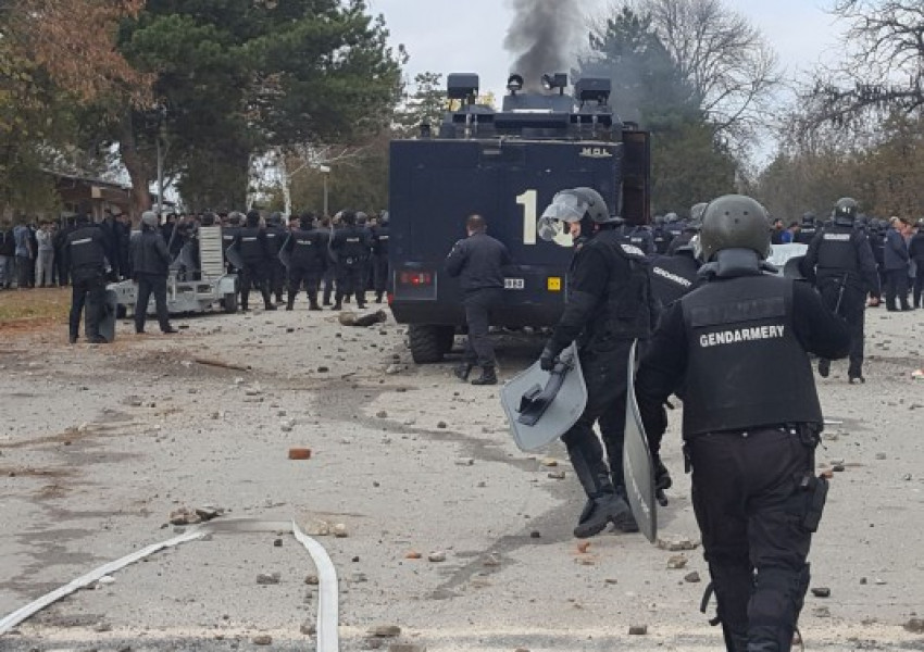  Полицай пострада при бежанския бунт в Харманли