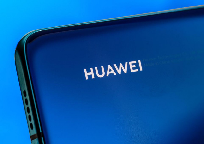 Великобритания още не е взела решение за Huawei 