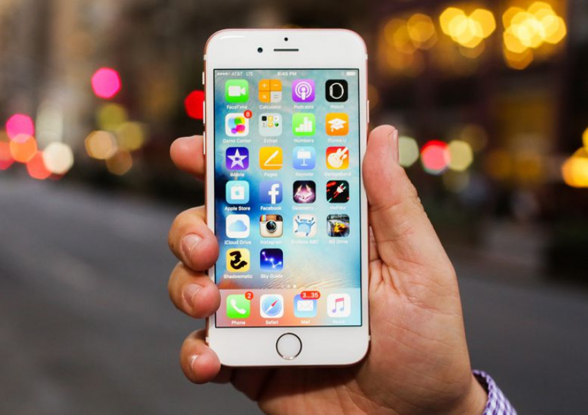 Apple призна: Умишлено караме старите телефони „да циклят“