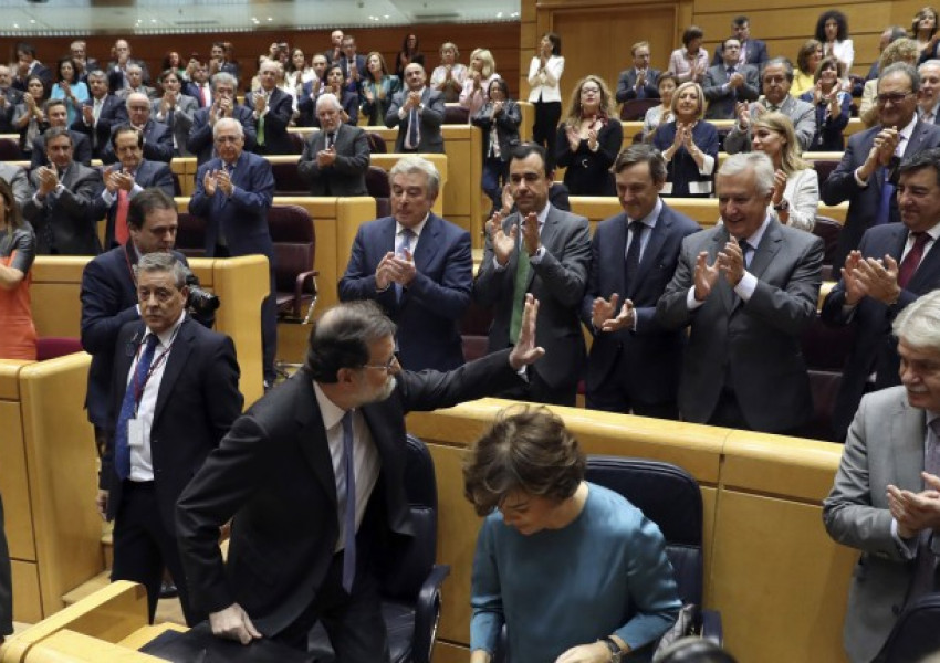 Испания суспендира автономията на Каталуния