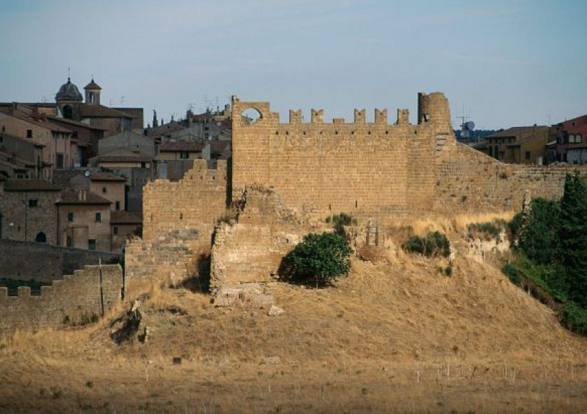 Италия предлага безплатни замъци и вили