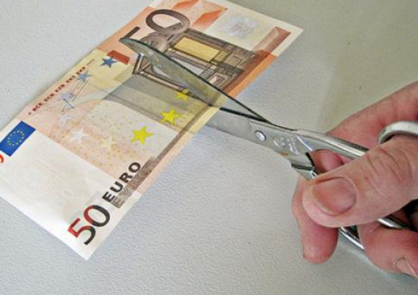 Еврото се срина след референдума в Италия