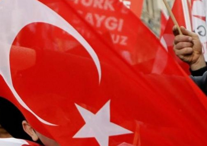 Турция удължи извънредното положение с още три месеца