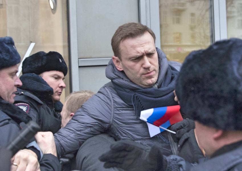 Руската полиция арестува Алексей Навални на протест
