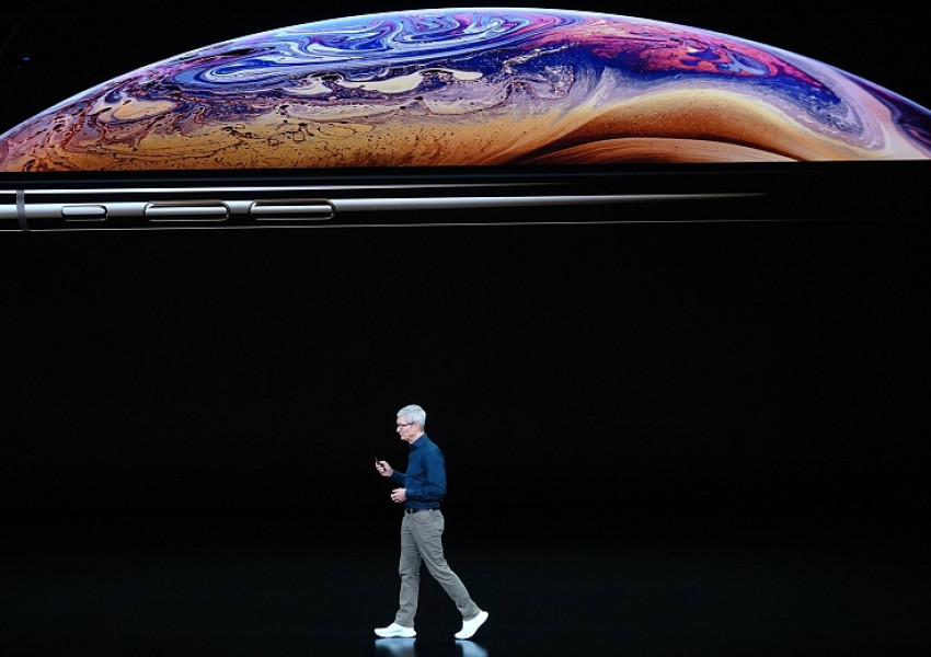 Акциите на Apple ударихa тримесечно дъно заради продажбите на iPhone