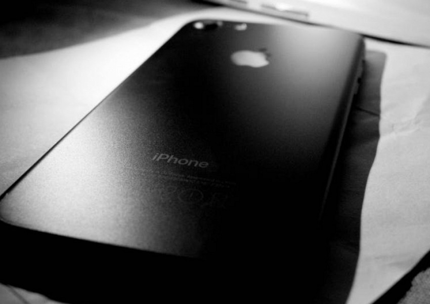 Какъв е основният проблем на новия iPhone 8?