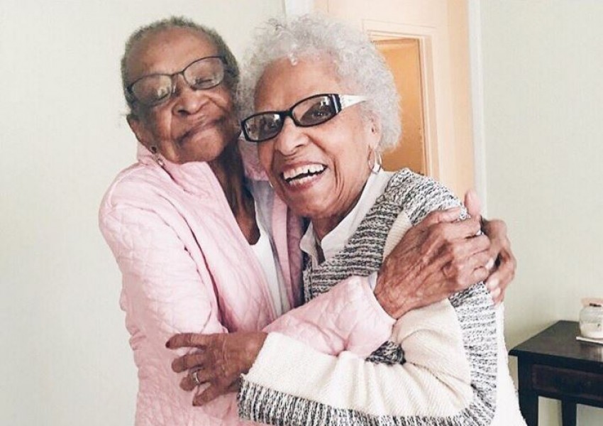 Тези двете са приятелки от 70 години! (СНИМКИ)
