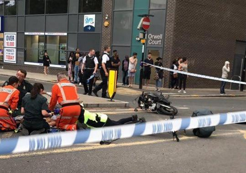 Моторист пострада при тежка катастрофа в Източен Лондон