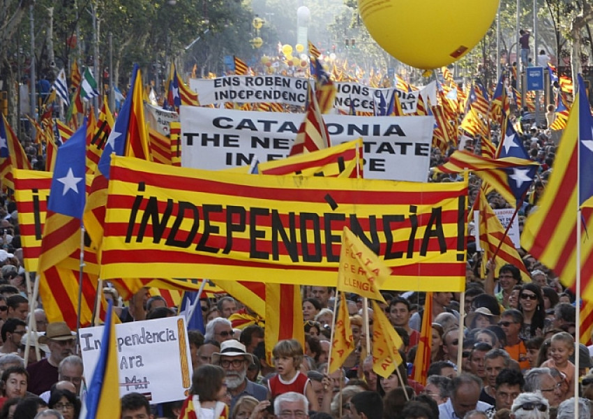 Стотици са ранени при сблъсъците в Барселона