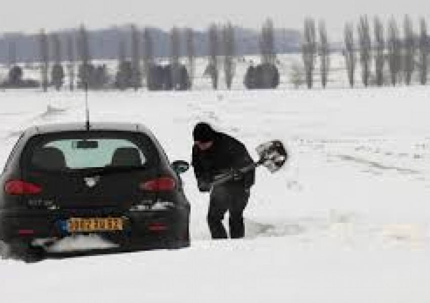 Как е правилно да се шофира при зимни условия?