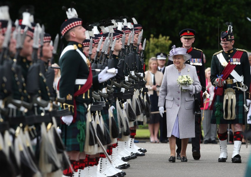 Кралицата призова шотландците за спокойствие