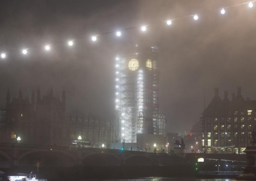 Красота! Лондон в мъгла! (СНИМКИ)