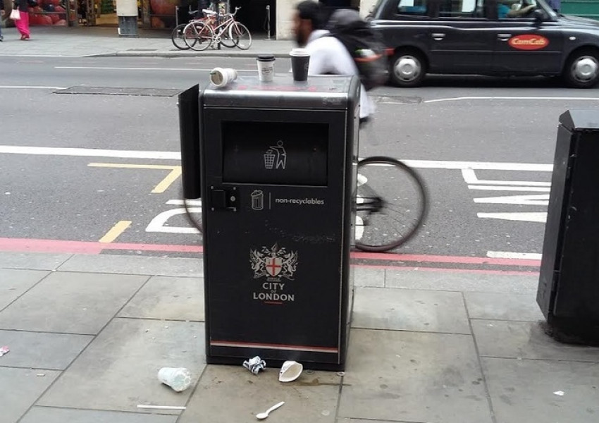 Защо в центъра на Лондон няма кошчета за боклук?