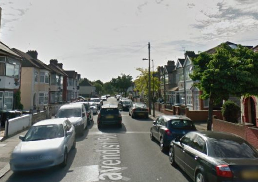 Тийнейджър уби 20-годишен мъж в северен Лондон