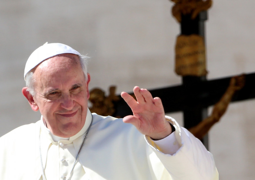 Папата разреши на всички свещеници да опрощават абортите