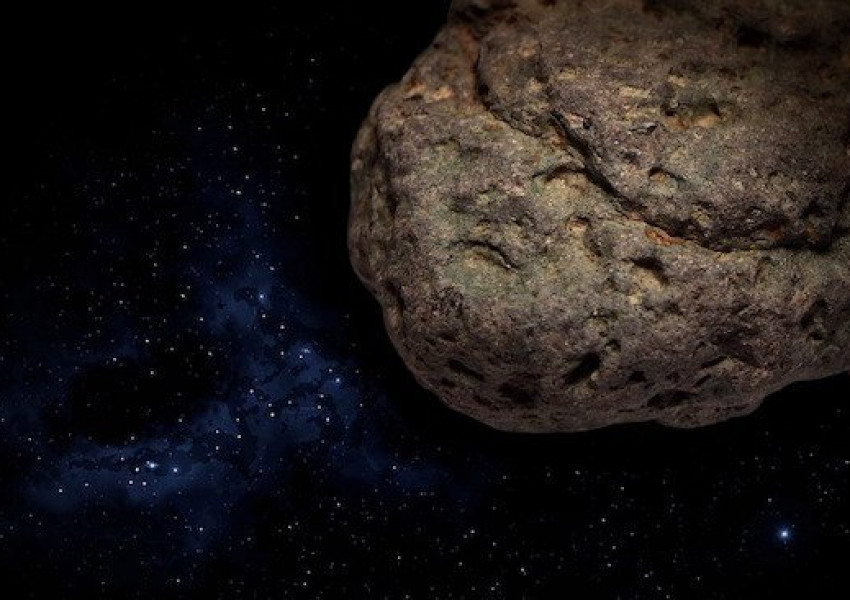 Огромен астероид преминава близо до Земята 