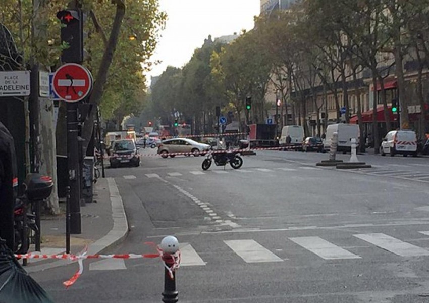 Евакуираха центъра на Париж след сигнал за бомба