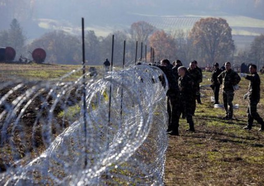 Словения и Хърватия официално забраниха транзитното преминаване на мигранти