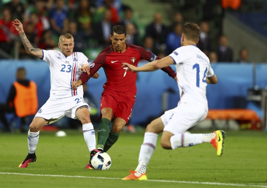 Роналдо скочи на исландците 