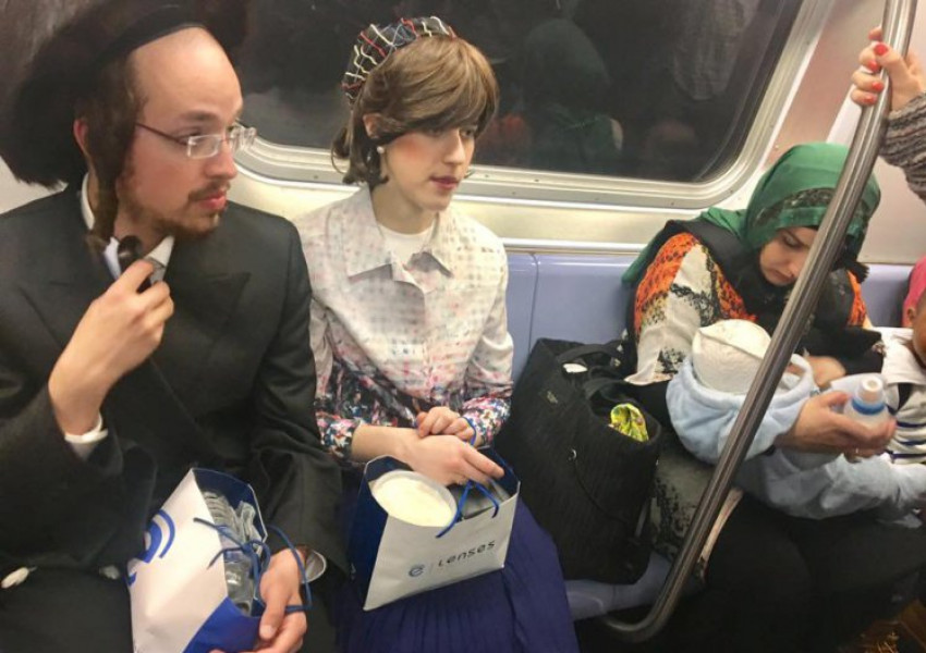 Mюсюлмани и евреи заедно в метрото (СНИМКА)